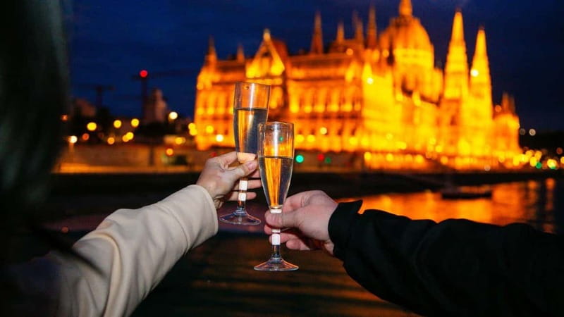 Budapest: Sip and Sail River Cruise with Unlimited Prosecco - Top-deck photos, queues, and the best way to manage 75 minutes