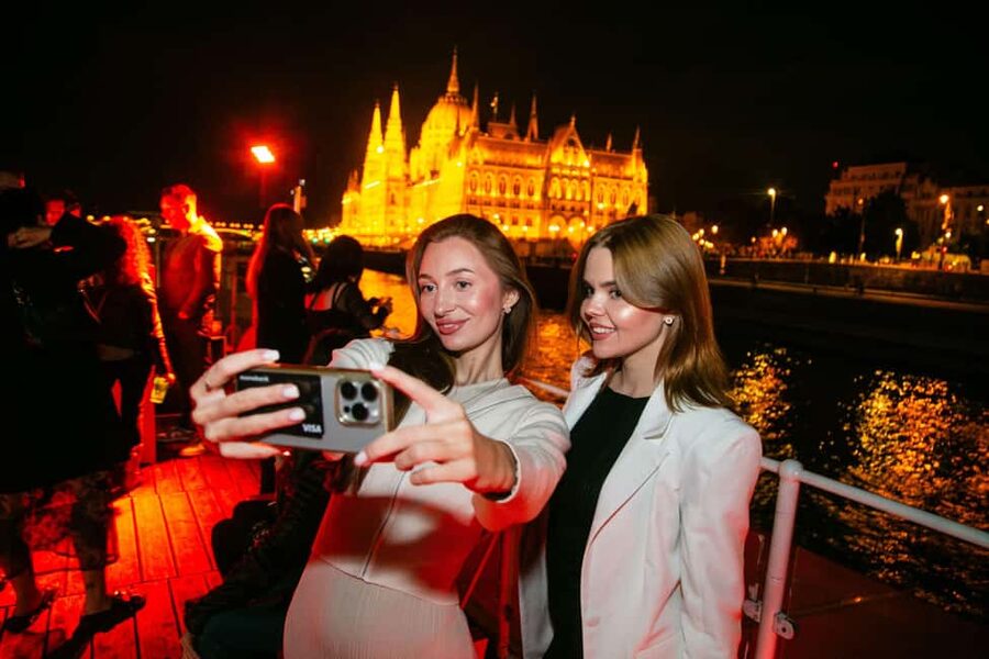 Budapest: Sip & Sail Danube Cruise with Prosecco Cocktails - Key things to know before you book