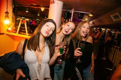 Budapest: Sip & Sail Danube Cruise with Prosecco Cocktails - The 75 minutes you actually get (timing, pacing, and expectations)