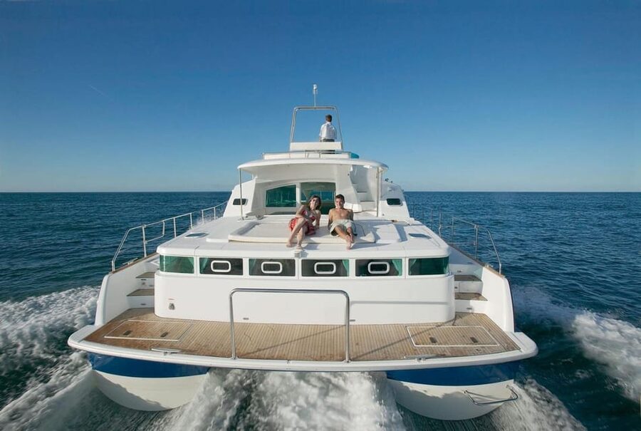 Busan: Group Sightseeing Yacht Cruise with Snacks and Drinks - Should you book the Busan Group Sightseeing Yacht Cruise?