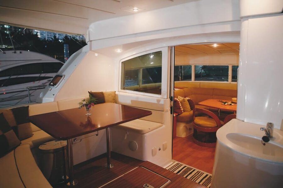 Busan: Group Sightseeing Yacht Cruise with Snacks and Drinks - Onboard setup: snacks, drinks, and photo help