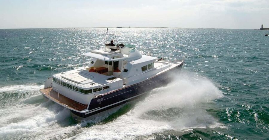 Busan: Group Sightseeing Yacht Cruise with Snacks and Drinks - Meeting at Gwangalli Marine Leports Center and boarding timing