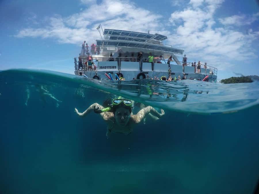 Búzios: Catamaran Boat Tour - Swim stops near João Fernandes, Coral Park, and Turtle Beach