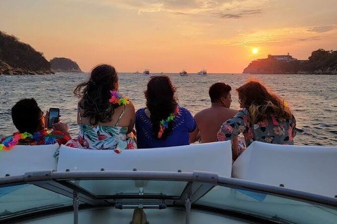 Cabo Arch Sunset Yacht Tour - Dinner & Drinks — Up to 18 Guests - Snorkeling Gear and Floating Time That Actually Make Sense