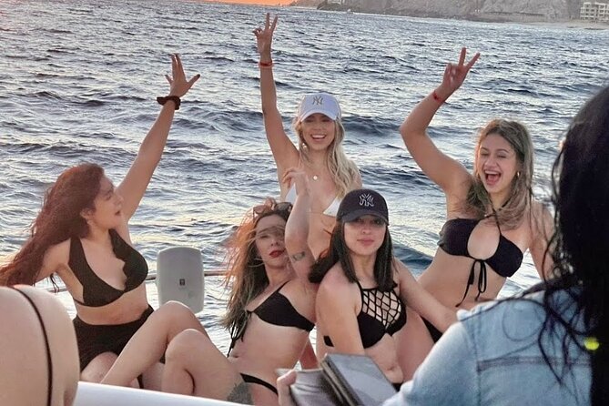 Cabo Arch Sunset Yacht Tour - Dinner & Drinks — Up to 18 Guests - Crew Service: Why People Keep Talking About the Hosts