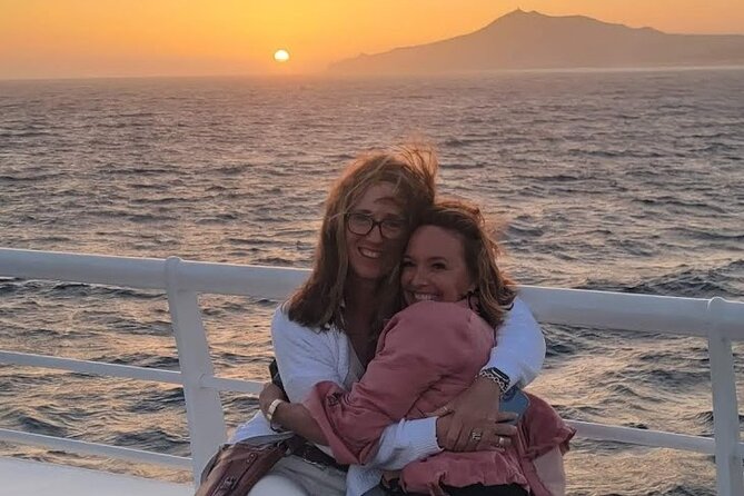 Cabo Arch Sunset Yacht Tour - Dinner & Drinks — Up to 18 Guests - Where You Meet and Timing That Changes the Mood