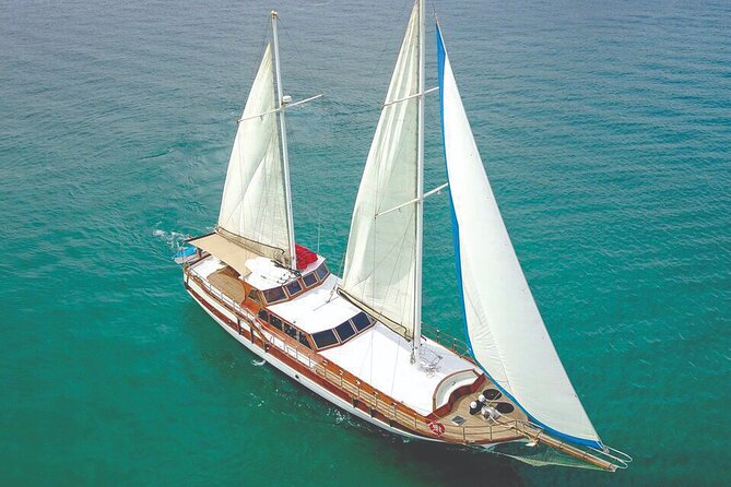 Cabo San Lucas Luxury Sailing Yacht and Dinner with a Chef - Playa de los Amantes Stop: Where the Ocean Noise Sets the Mood