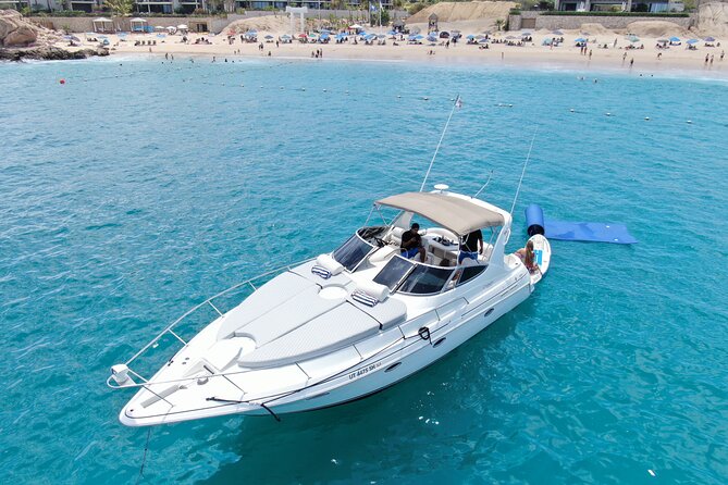 Cabo San Lucas Yacht Rental all inclusive - Stop 1: El Arco de Cabo San Lucas and the Sea Lion Colony