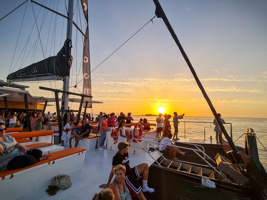 Cádiz: Sunset Catamaran Cruise Tours - The Pura Vida Catamaran Experience: Stability, Deck Space, and Wind