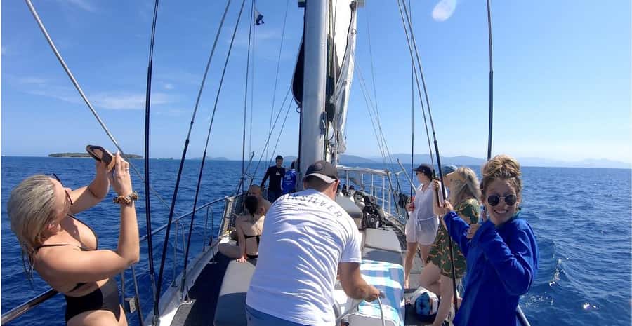 Cairns: Green Island & Great Barrier Reef Sailing Tour - Scuba Options Without the Pressure: Intro, Certified, and Depth Limits