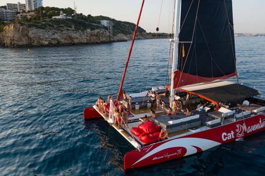 Cambrils: Catamaran Cruise with Drinks and BBQ Lunch Option - The sailing schedule: why the timing feels easy