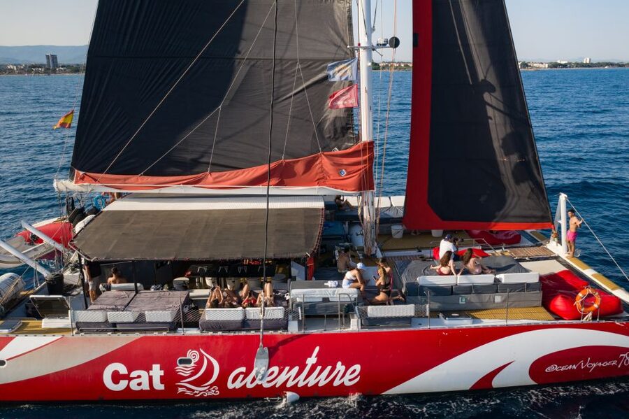 Cambrils: Catamaran Cruise with Drinks and BBQ Lunch Option - Your Balinese bed and the included drink list
