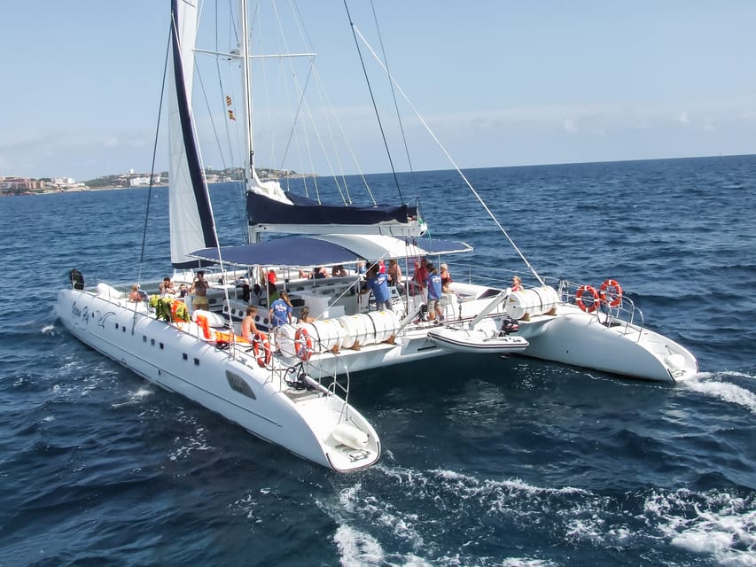 Cambrils: Costa Daurada Sail Catamaran Cruise - Drinks on Board: The Free Bar That Makes It Feel Like a Treat