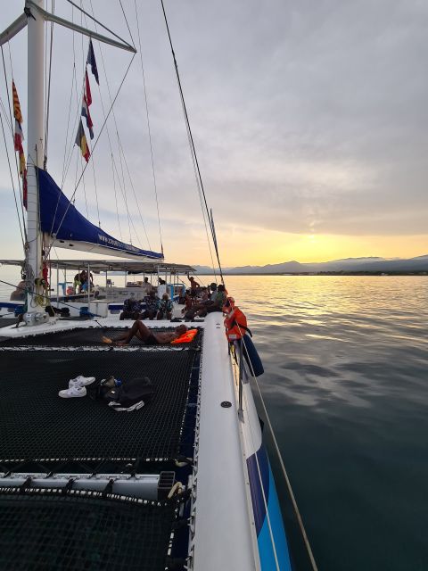 Cambrils: Costa Dorada Sunset Catamaran Cruise with Drinks - Best For: Families, Friends, and Anyone Who Likes Low-Stress Fun