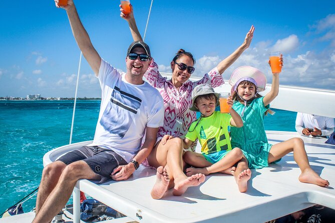 Cancun All Inclusive Catamaran Tour to Isla Mujeres - Walking Isla Mujeres town vs. golf cart time: How to choose your day
