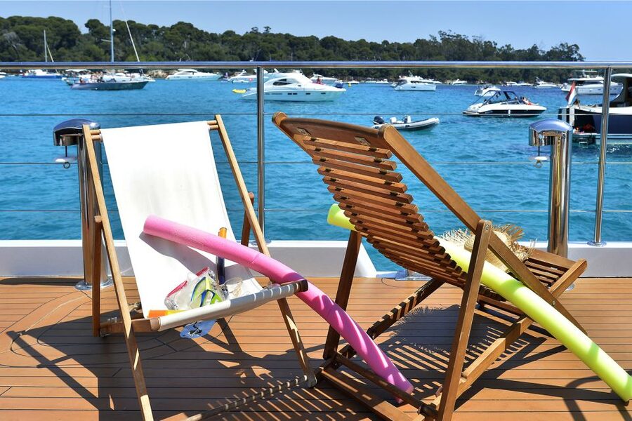 Cannes: Half-Day Catamaran Cruise with Lunch - Cold Buffet Lunch + Rosé: Eating Well Without Leaving the Sea