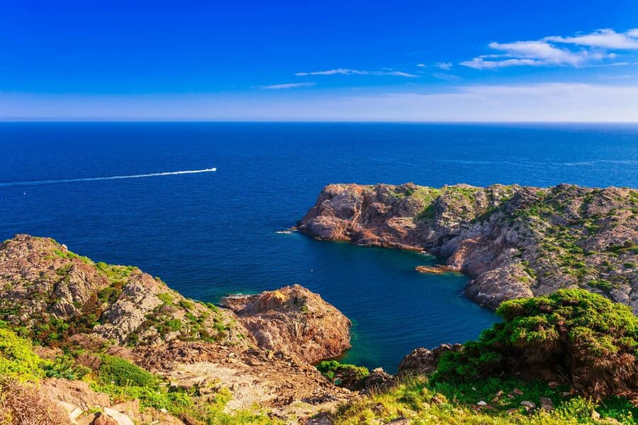 Cap Norfeu: Costa Brava Catamaran Trip with Underwater Views - The Star Moment: Submarine Viewing From 6–8 Meters Down