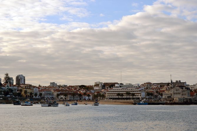 Cascais Private Sailing 2h Cruise with a drink - Sips on board: the welcome drink and how to plan for more