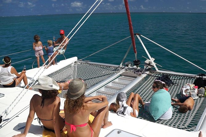 Catamaran Adventure Full Day: Ile aux cerfs,GRSE Waterfall,Snorkeling &BBQ Lunch - BBQ lunch onboard with an open bar: the value sweet spot