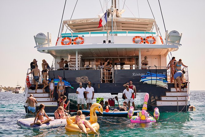 Catamaran from Cannes - On board: comfort, snacks, and the cash-only bar rule