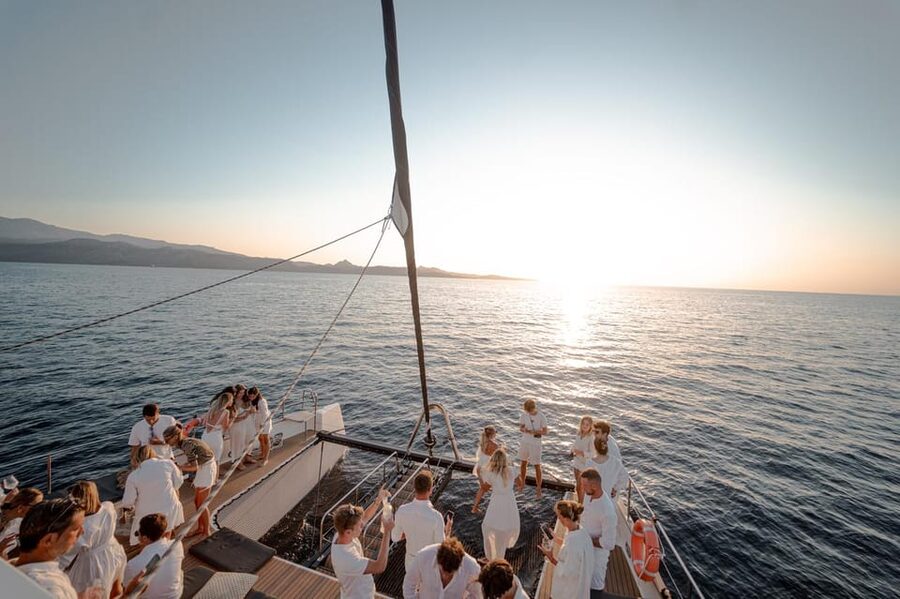 Catamaran half-day excursion - Boat layout and how it affects your comfort