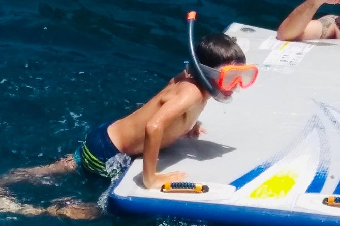 Catamaran ride -Costa Brava with barbecue and drinks. Familiar. - BBQ Lunch and Drinks: What’s Included, and What You Should Expect
