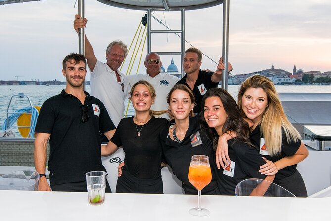 Catamaran Spritz Tour - Getting on the boat: meeting point and first-minute setup