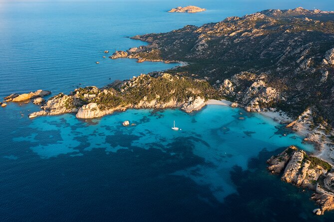 Catamaran tour of the islands of the La Maddalena Archipelago - Food, drinks, and onboard comfort you’ll actually notice