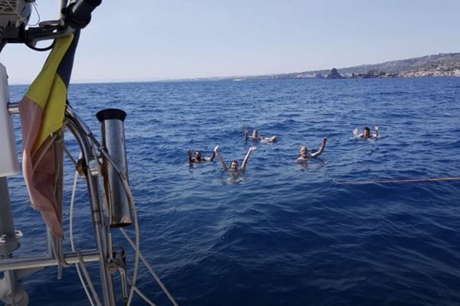 Catania: Spritz and Sunset Sailing Tour - Sailing the Ulysses route: sea views of Catania and Aci Castello