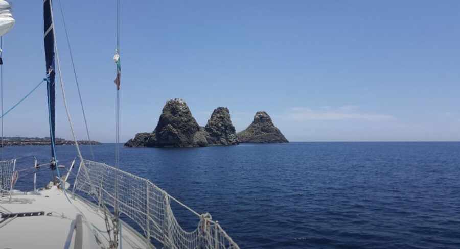 Catania: Spritz and Sunset Sailing Tour - Meet at Caffé Del Porto inside the port and what to bring
