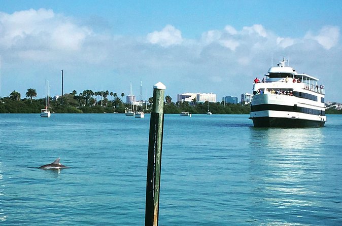 Clearwater Daytime Yacht Sightseeing Cruise with Optional Dining - The narration: where stories really matter (and where they can slip)