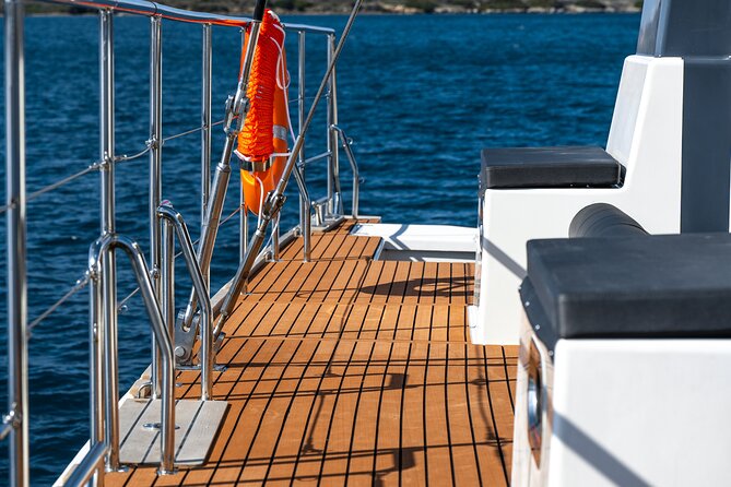 Comfort Max Catamaran Caldera Cruise with BBQ and Drinks - The BBQ and Open Bar: What It Feels Like When You’re Not on Land