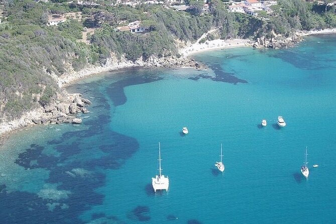Day trip on a sailing catamaran in Sardinia - Capo Coda Cavallo: where the day turns into a swim party