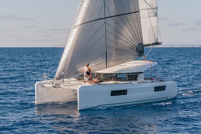 Deluxe Private Boats - 40 ft Catamaran - Entering Your Day: The Private Catamaran Setup in Cozumel