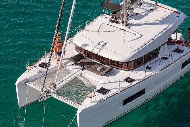 Deluxe Private Boats - 40 ft Catamaran - The Real-Life Review Pattern: Hospitality, Food Quality, and Crew Attention