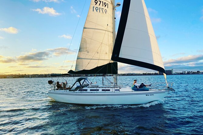 Deluxe Sunset & Day Sail Small Group - Onboard Drinks, Blankets, and Beanbags: Comfort That Actually Matters