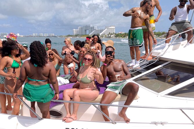 Deluxe Yacht 48FT with FlyBrige Rental in Cancun - Price and Extra Costs: Does $268.24 per Group Make Sense?