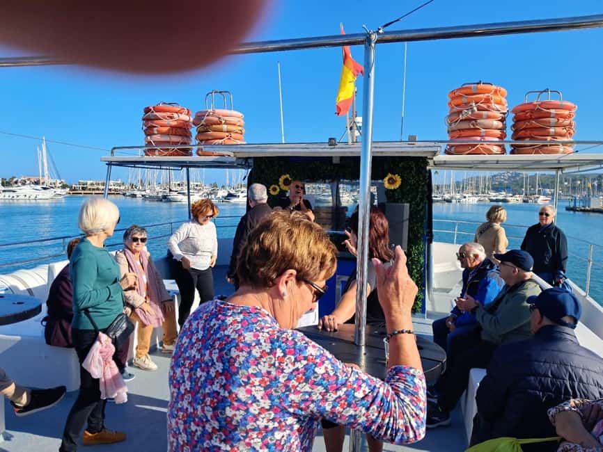 Denia: Cova tallada Catamaran Trip w/ Mussel Tasting & Wine - The mussel tasting and included drink: what to expect in the small window