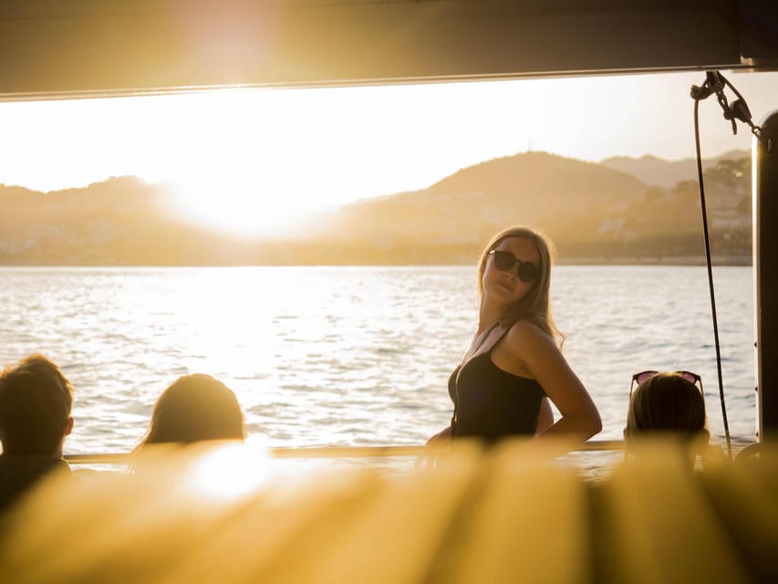 Dénia: Daytime or Sunset Catamaran Cruise - Setting Off From Puerto de Dénia: What the First Minutes Feel Like