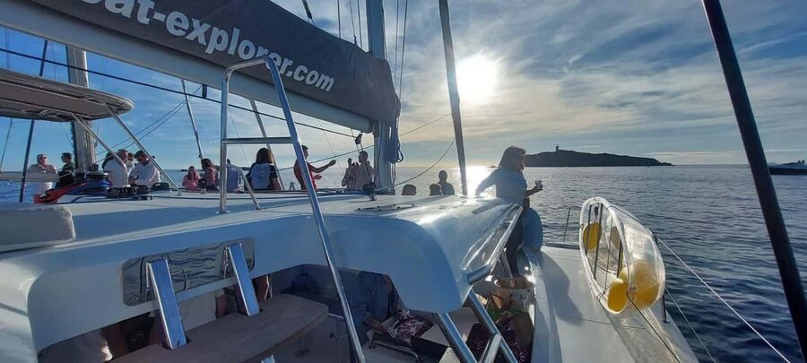 Departure from BRUSC: Half-day catamaran cruise - Booking checklist: what to bring and how to get the most out of it