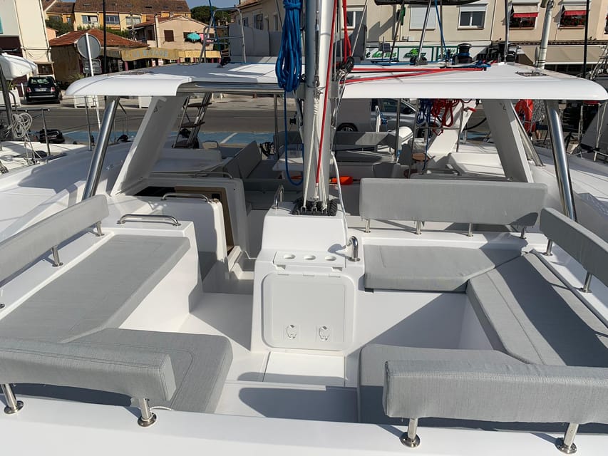 Departure from BRUSC: Half-day catamaran cruise - Group size reality: the small drawback to plan around