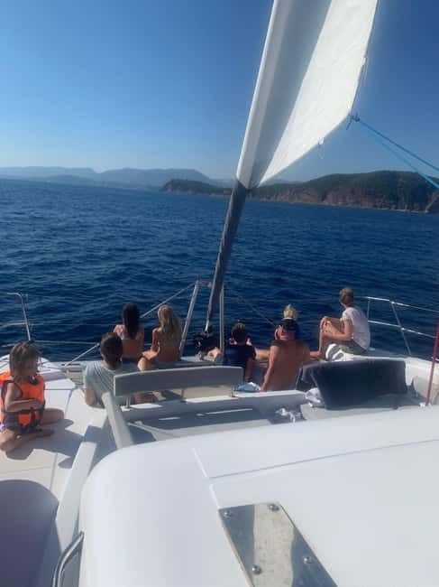 Departure from BRUSC: Half-day catamaran cruise - Meeting across from the pharmacy: getting on board without stress