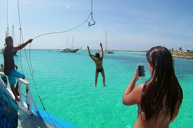 Dolphin Catamaran Snorkel and Sail with Open Bar - Open Bar and Light Lunch: What the Included Meal Really Means
