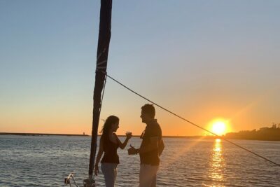 Douro Sunset Sailboat Experience in Porto - Arrábida Bridge and Palácio de Cristal Gardens: Porto’s River Entrance