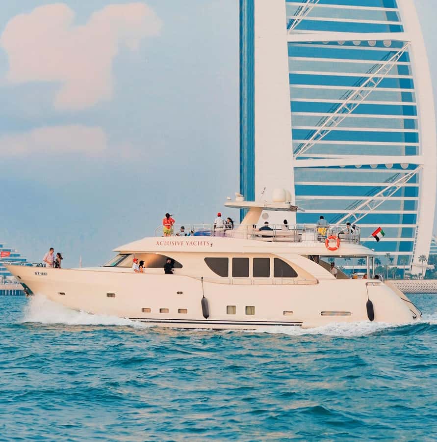Dubai Harbor: Luxury Yacht Tour with BBQ Options - Practical rules that affect your outfit and photos