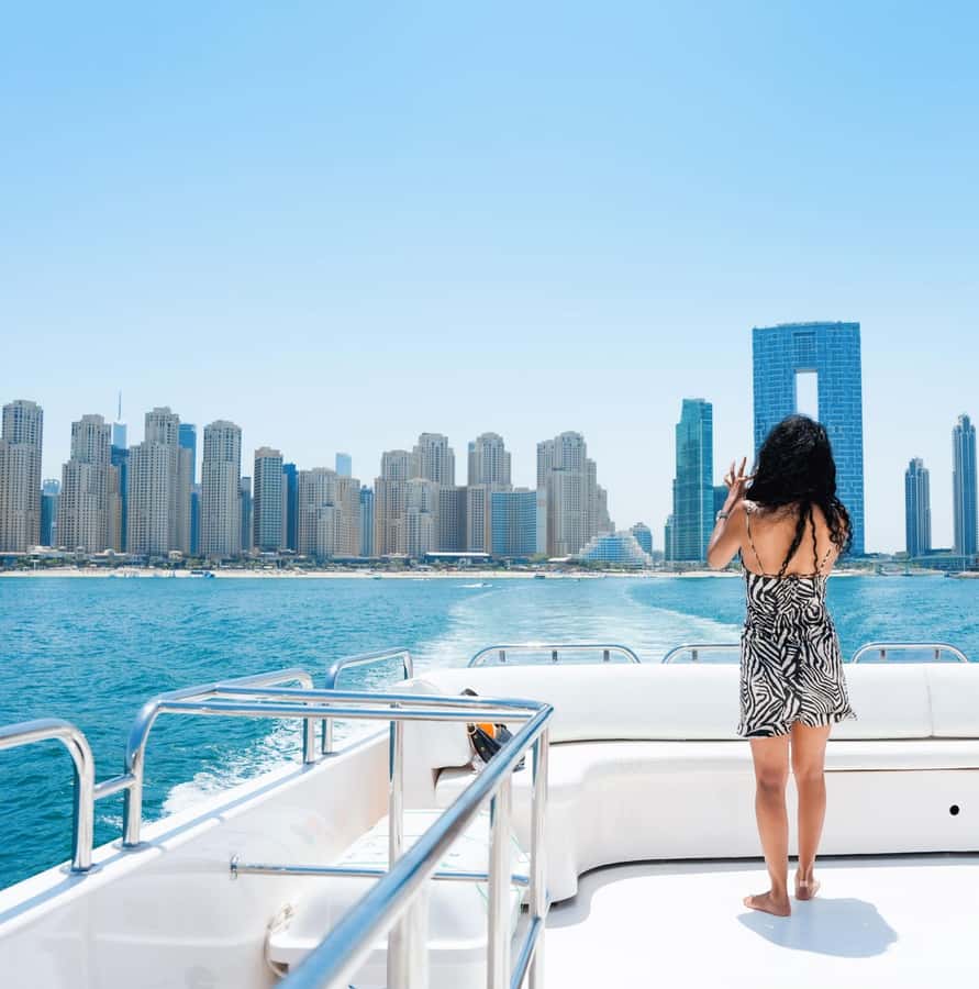 Dubai: Instagrammable Yacht Tour with Drinks & Ain/JBR Views - What You’ll See: Ain Dubai and JBR Views Without the Hassle