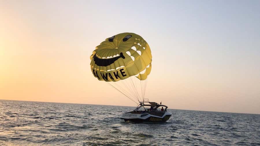 Dubai Jumeirah Parasailing adventure with breathtaking views - Photos, Videos, and Music: Small Extras That Matter in Dubai Heat