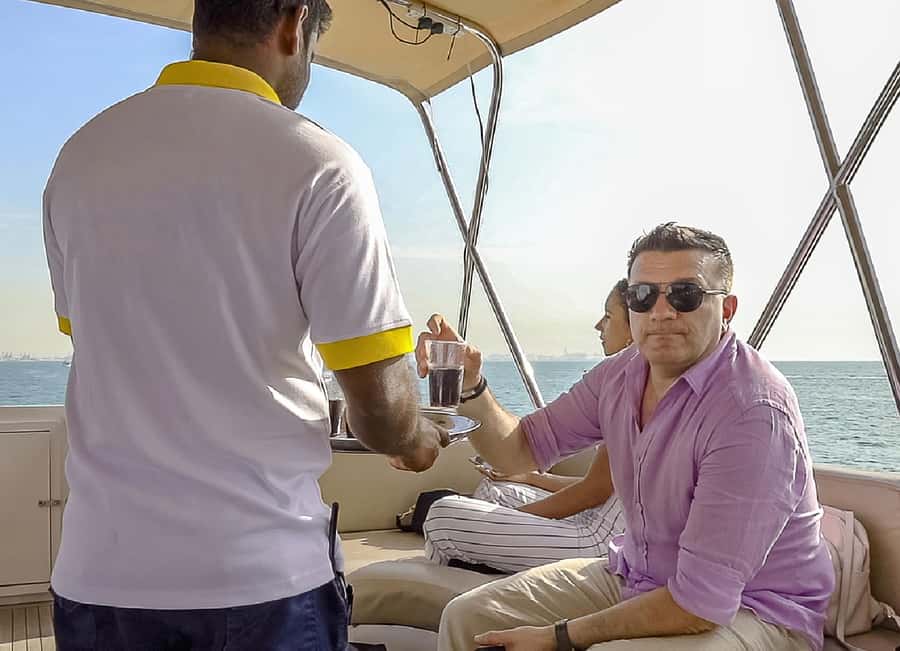 Dubai: Luxury Sunset Yacht Tour with Snacks and Drinks - Should you book it?