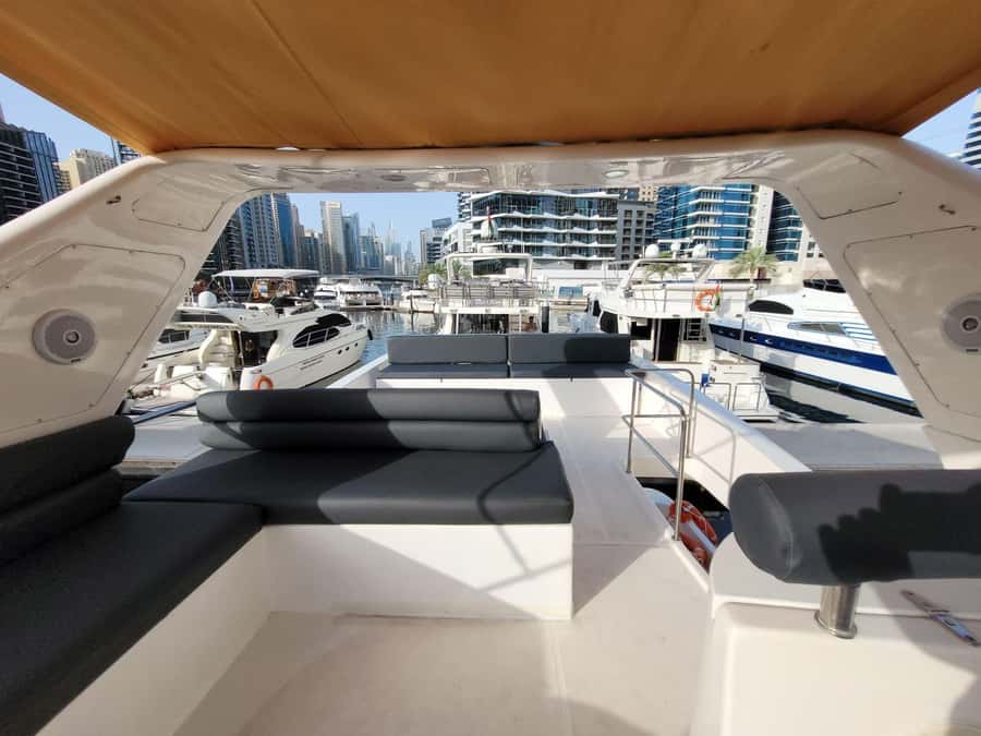 Dubai Marina luxury Yacht Tour: AinDubai,JBR &Harbour(1Hour) - A 1-hour Dubai Marina cruise that fits real schedules