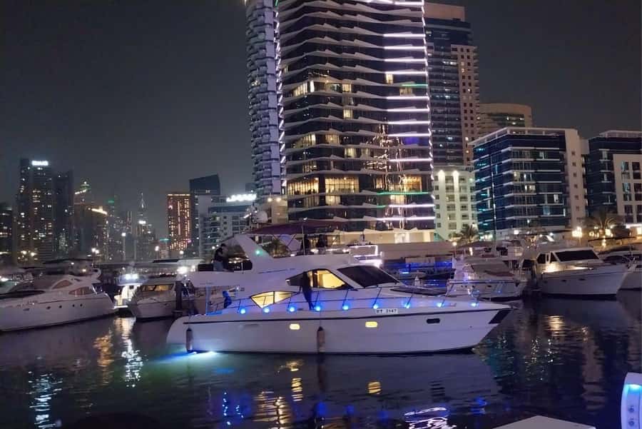 Dubai Marina luxury Yacht Tour: AinDubai,JBR &Harbour(1Hour) - Finding Splash Tours behind Al Raheem Mosque (and what to look for)